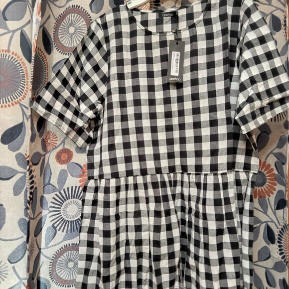 Women - Picture 2 of 2